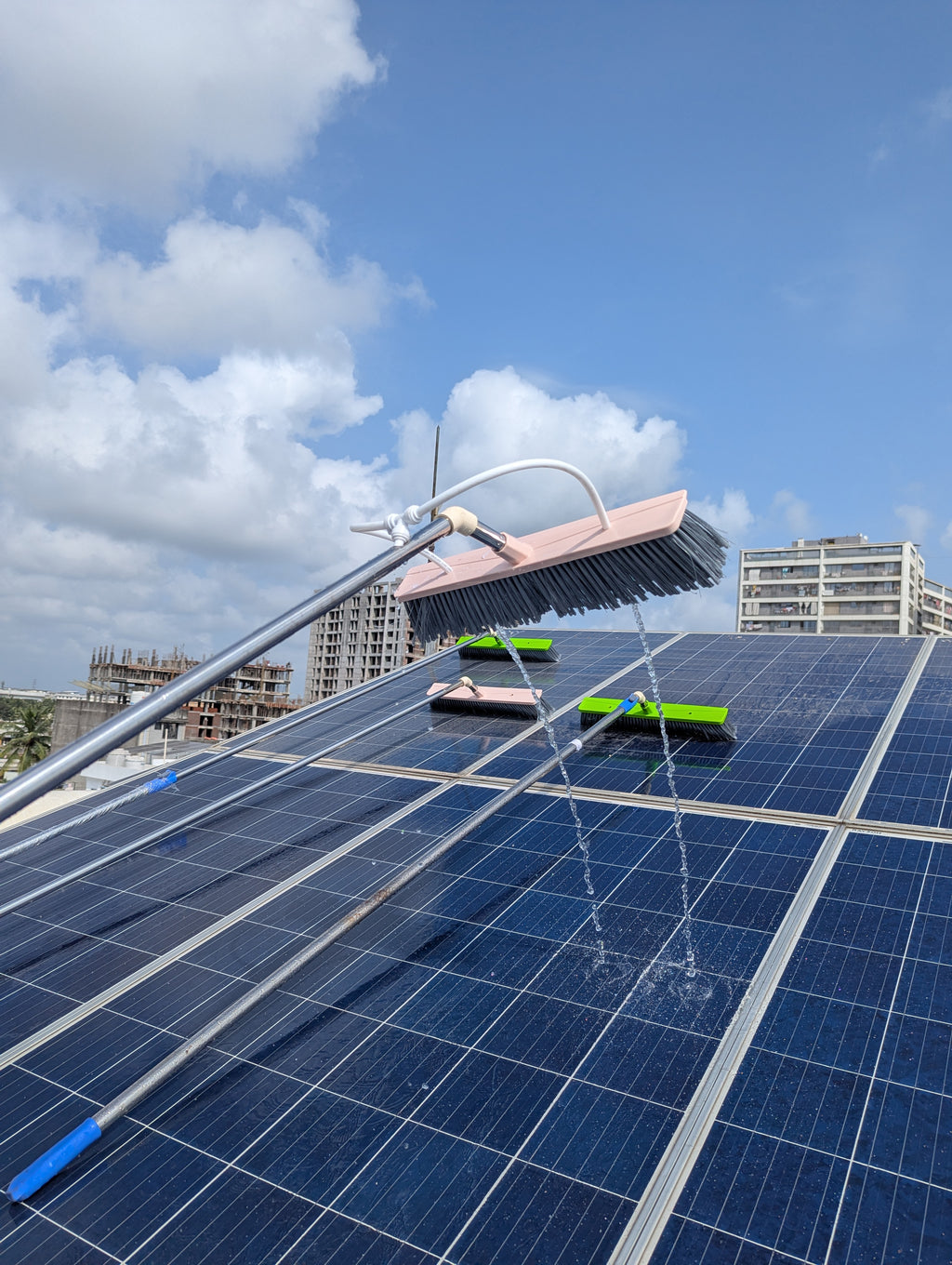 solar cleaning brush with water system 12.50 feet / 4 meter