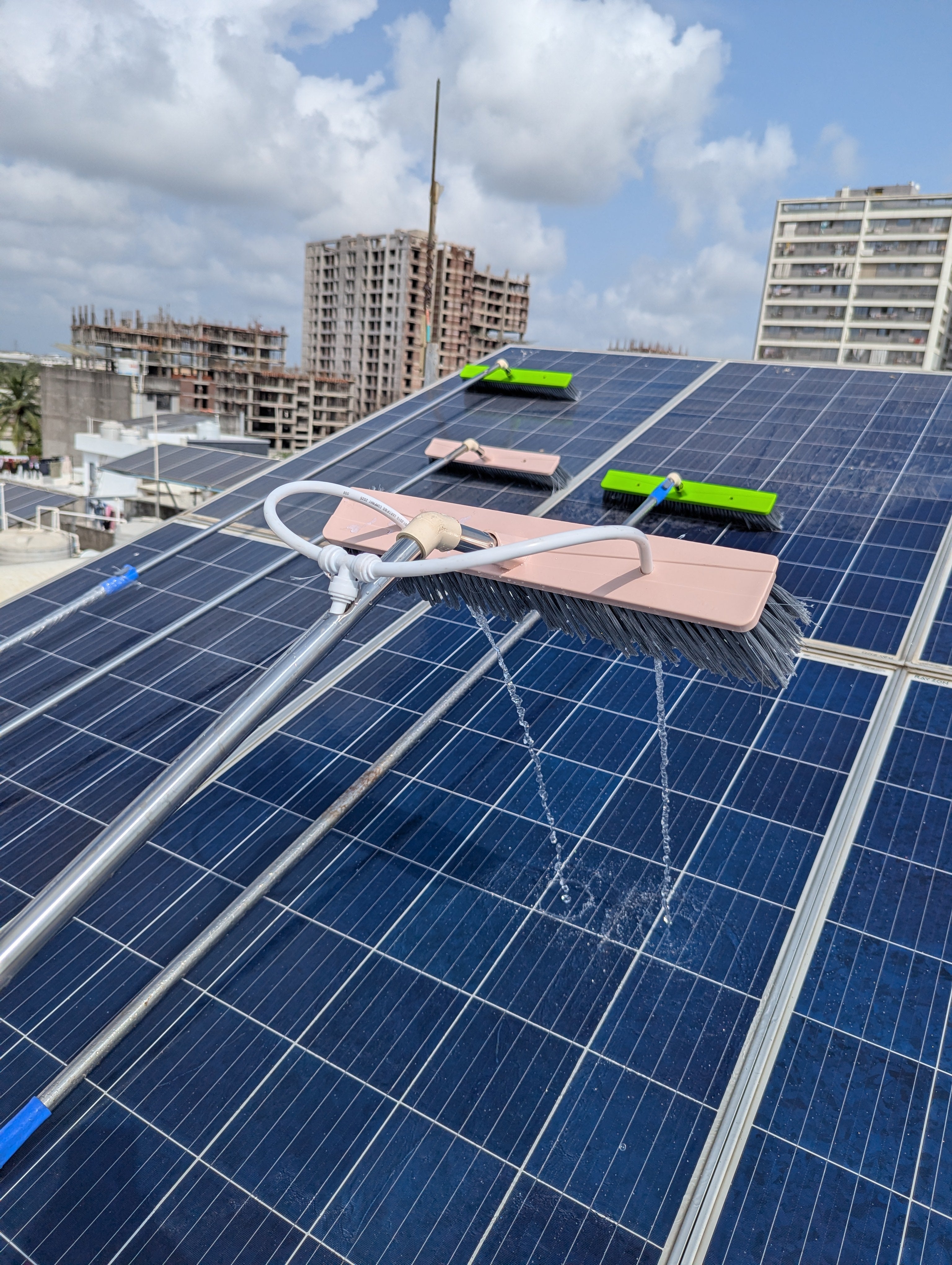 solar cleaning brush with water system 12.50 feet / 4 meter